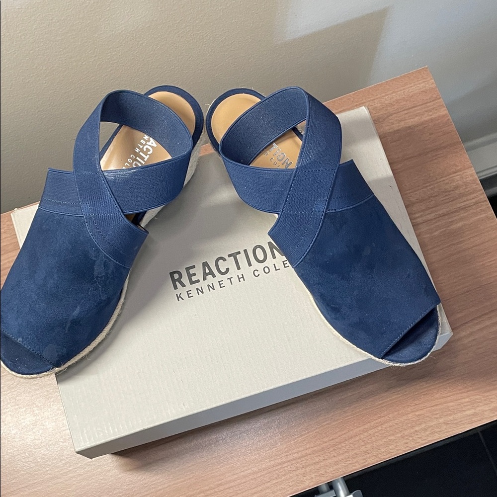 Kenneth Cole Reaction Navy Espadrilles